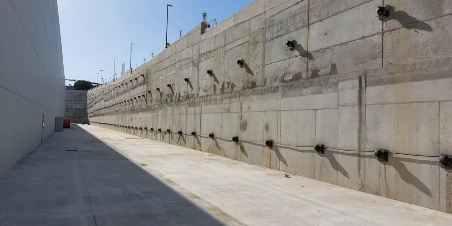 Active/Passive Anchor Design for Omaha Excavations and Retaining Structures